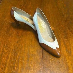 80s Vintage Ferragamo Spectator Pumps